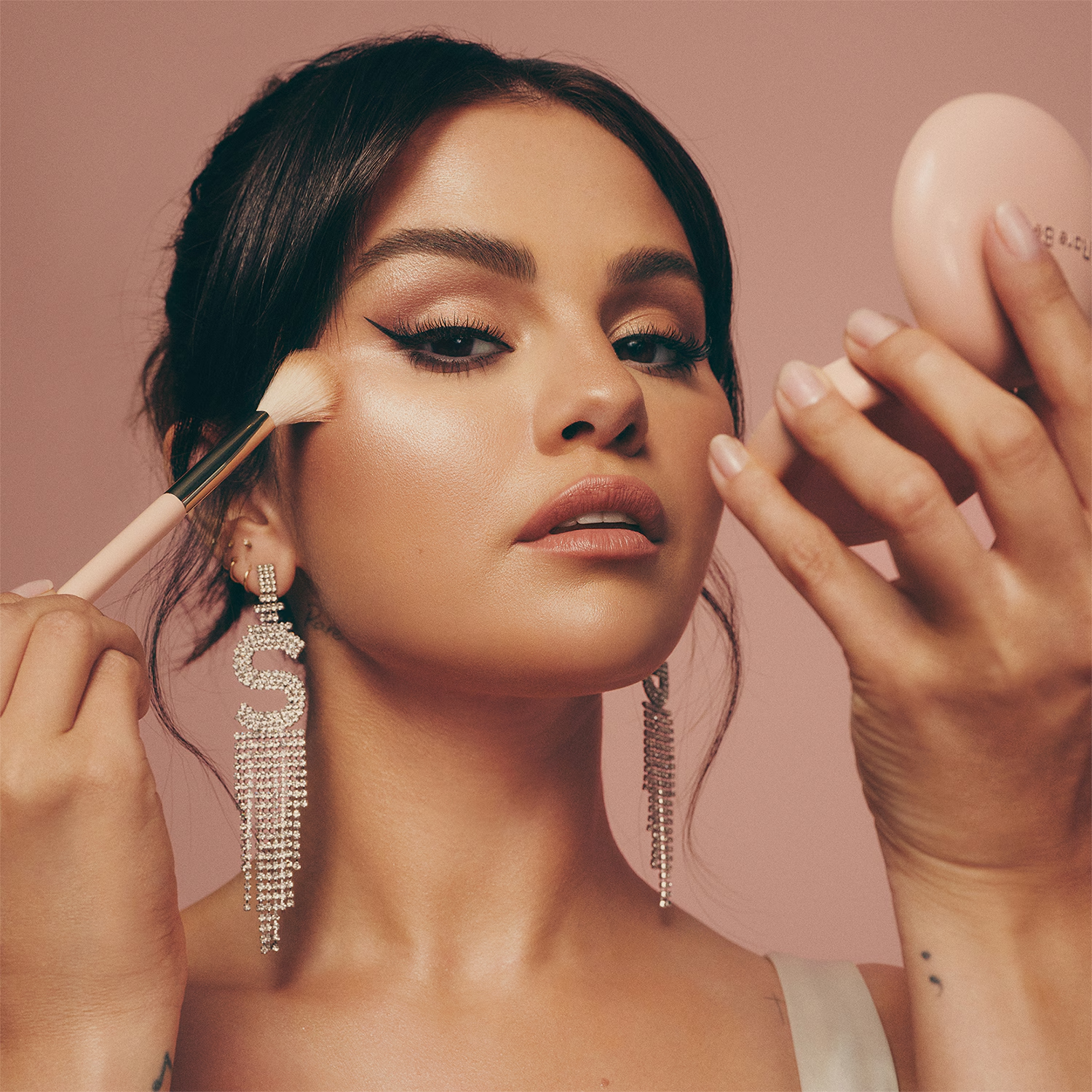 Rare Beauty Positive Light Silky Touch Precision - Aydınlatıcı Fırçası